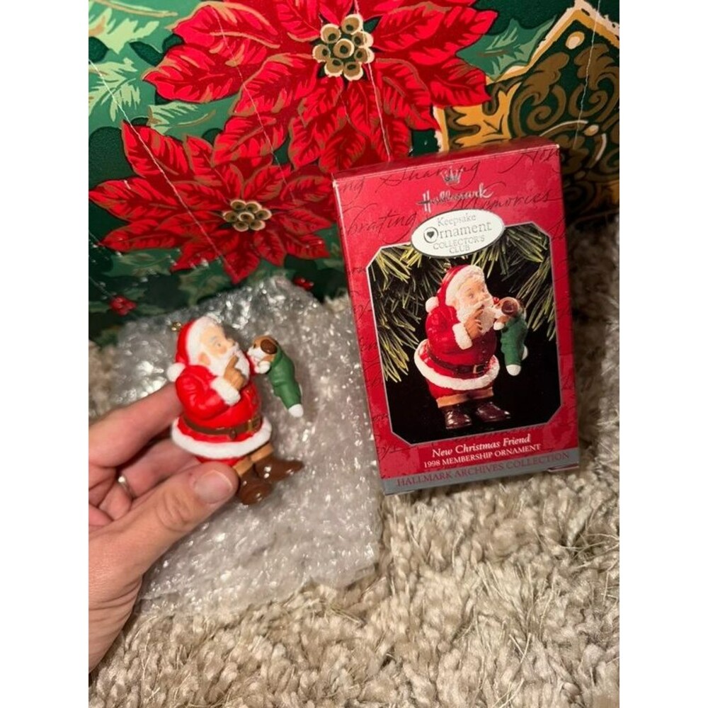 1998 Hallmark New Christmas Friend Santa Puppy Membership Christmas Ornament